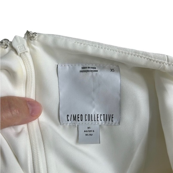 C/MEO COLLECTIVE Women's White Exaggerated Sleeve Peasant Mini Cocktail Dress - Picture 3 of 6